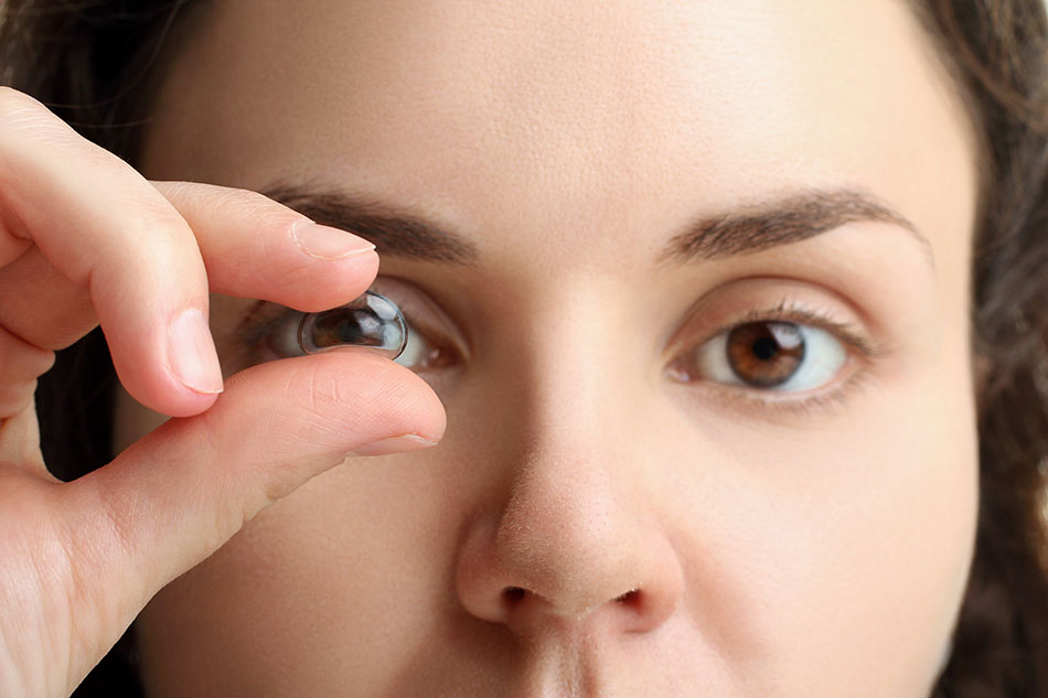 How To Care For Contacts The Complete Guide To Contact Lens Hygiene Perfectlens Canada