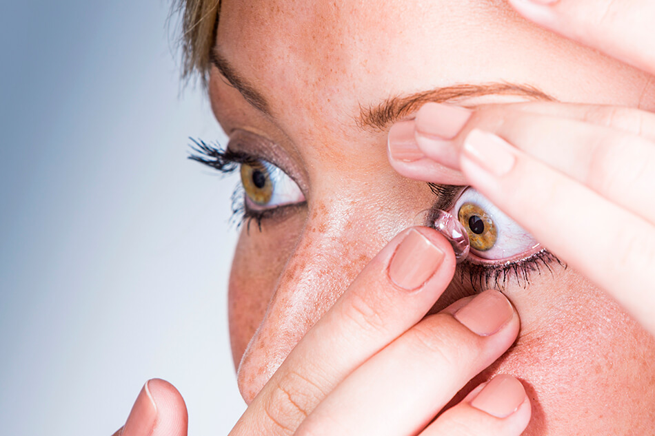 Getting Used To Contacts 9 Perfectly Normal Symptoms For New Wearers 